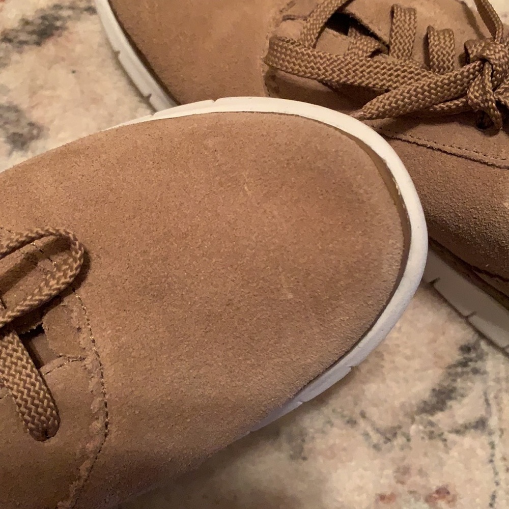 Vionic suede sneakers - Picture 4 of 4